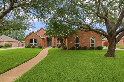 1612 Twin Oaks Drive, Cleburne, TX 76033 - Photo 5