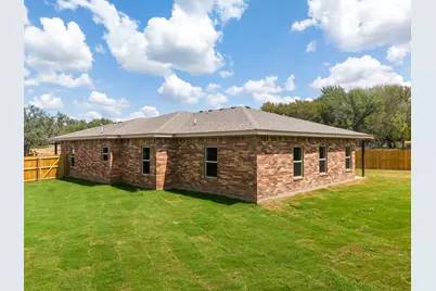 828 Elijah, Lampasas, TX 76550 - Photo 25