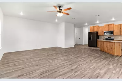 828 Elijah, Lampasas, TX 76550 - Photo 7