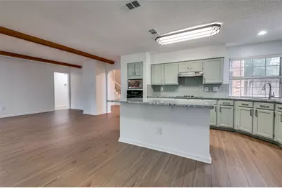 562 Mercer Street, Grand Prairie, TX 75052 - Photo 9