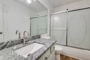 562 Mercer St, Grand Prairie, TX 75052 - Photo 25