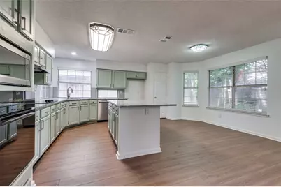 562 Mercer Street, Grand Prairie, TX 75052 - Photo 7