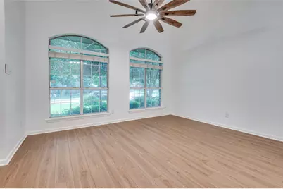 562 Mercer Street, Grand Prairie, TX 75052 - Photo 3