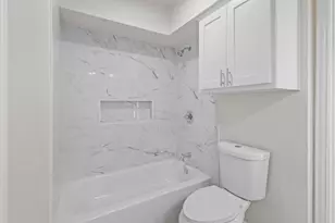 729 Surrey Cir, Grand Prairie, TX 75050 - Photo 21