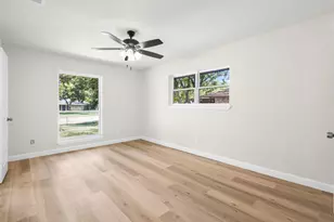 729 Surrey Cir, Grand Prairie, TX 75050 - Photo 19
