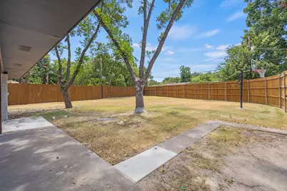 729 Surrey Circle, Grand Prairie, TX 75050 - Photo 25