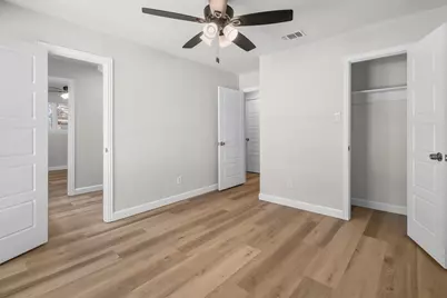729 Surrey Circle, Grand Prairie, TX 75050 - Photo 23