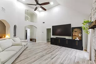 417 Valley View Ln, Krum, TX 76249 - Photo 5
