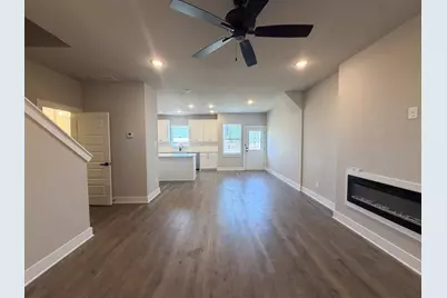933 Cooksey Court #B, Grandview, TX 76050 - Photo 5