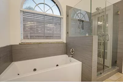 3925 Silver Meadow Lane, Grand Prairie, TX 75052 - Photo 13