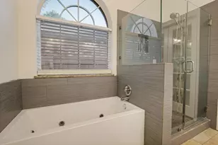 3925 Silver Meadow Ln, Grand Prairie, TX 75052 - Photo 13