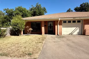 567 W College St, Stephenville, TX 76401 - Photo 1