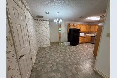 567 W College Street, Stephenville, TX 76401 - Photo 5