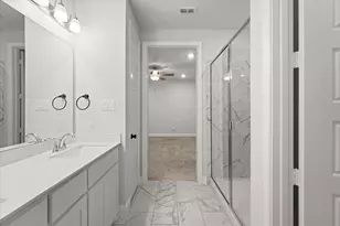 1045 Thomas Pl, Carrollton, TX 75006 - Photo 21