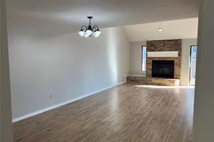 109 Wilshire Dr, Euless, TX 76040 - Photo 9