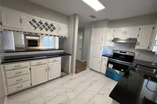 109 Wilshire Dr, Euless, TX 76040 - Photo 11