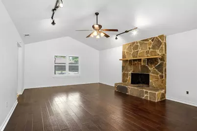 1319 Chestnut Road, Mansfield, TX 76063 - Photo 7