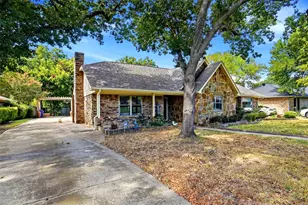 1319 Chestnut Rd, Mansfield, TX 76063 - Photo 3