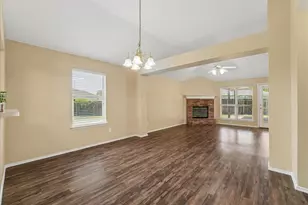 1002 James Donald Ln, Glenn Heights, TX 75154 - Photo 7