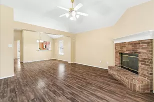 1002 James Donald Ln, Glenn Heights, TX 75154 - Photo 13