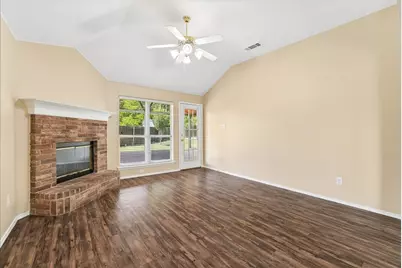 1002 James Donald Lane, Glenn Heights, TX 75154 - Photo 11