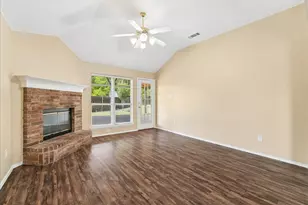 1002 James Donald Ln, Glenn Heights, TX 75154 - Photo 11