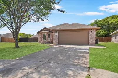 1002 James Donald Lane, Glenn Heights, TX 75154 - Photo 3