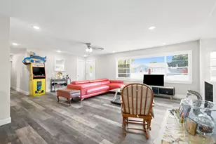 109 W 11th St, Irving, TX 75060 - Photo 3