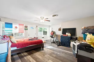 109 W 11th St, Irving, TX 75060 - Photo 13