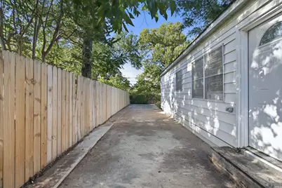 109 W 11th Street, Irving, TX 75060 - Photo 23