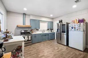 719 N Barnett Ave, Dallas, TX 75211 - Photo 7