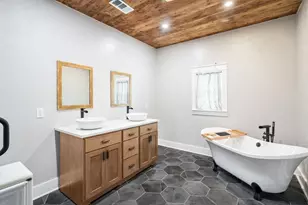 719 N Barnett Ave, Dallas, TX 75211 - Photo 15