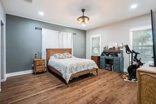 719 N Barnett Ave, Dallas, TX 75211 - Photo 13