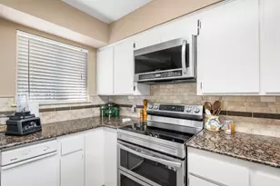 2781 Fairway Park St, Grand Prairie, TX 75050 - Photo 9