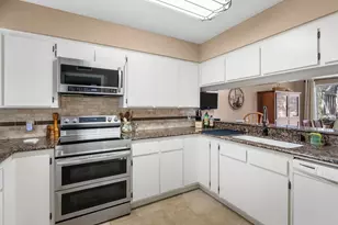 2781 Fairway Park St, Grand Prairie, TX 75050 - Photo 3
