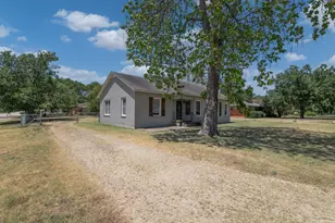805 S Tyler St, McGregor, TX 76657 - Photo 33