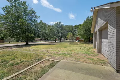 805 S Tyler Street, McGregor, TX 76657 - Photo 31