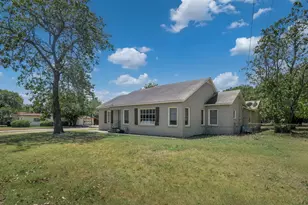 805 S Tyler St, McGregor, TX 76657 - Photo 33