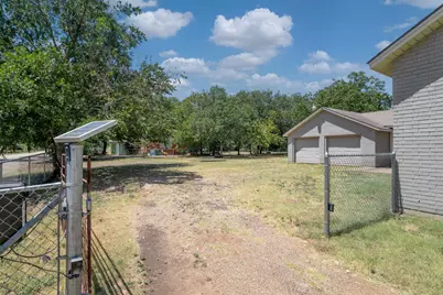 805 S Tyler Street, McGregor, TX 76657 - Photo 29