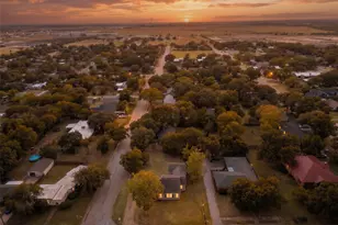 805 S Tyler St, McGregor, TX 76657 - Photo 37