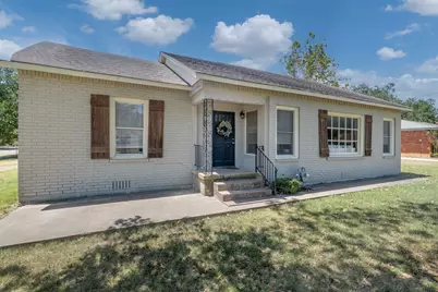 805 S Tyler Street, McGregor, TX 76657 - Photo 1