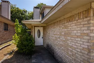 125 Allencrest Dr, White Settlement, TX 76108 - Photo 3