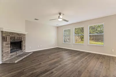 1004 Triple Crown Drive, Fort Worth, TX 76179 - Photo 9