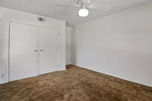 10636 Chesterton Dr, Dallas, TX 75238 - Photo 19
