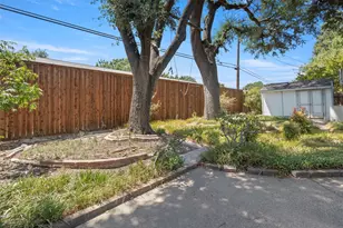 10636 Chesterton Dr, Dallas, TX 75238 - Photo 25