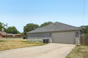3600 Martin St, Fort Worth, TX 76119 - Photo 21