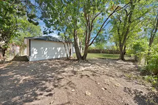 112 Laurel St, Lancaster, TX 75134 - Photo 35