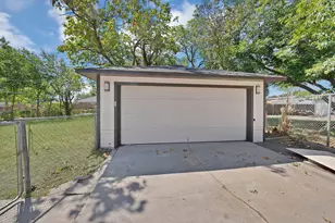 112 Laurel St, Lancaster, TX 75134 - Photo 33