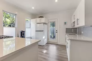 609 N Fulton St, Dallas, TX 75214 - Photo 11