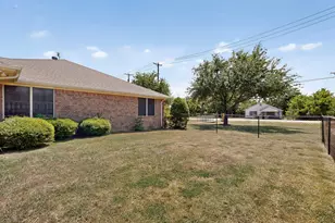 800 E Aimee St, Forney, TX 75126 - Photo 31